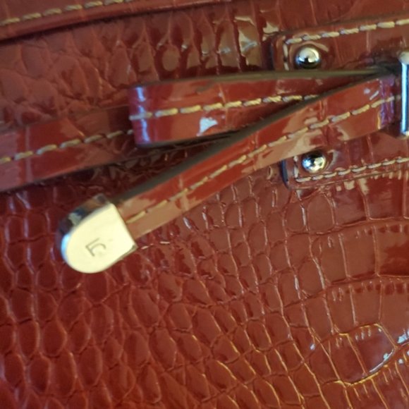 Liz Claiborne Red Tote Bag in Alligator Pattern - Picture 9 of 9